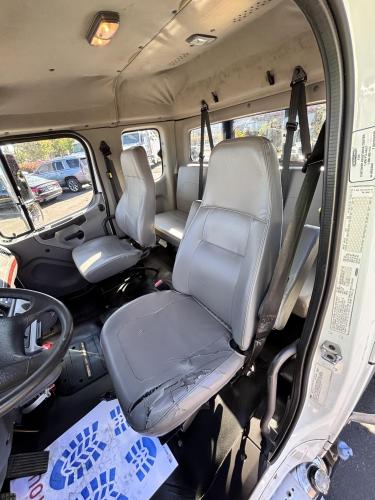 FREIGHTLINER BUSINESS CLASS M2 106