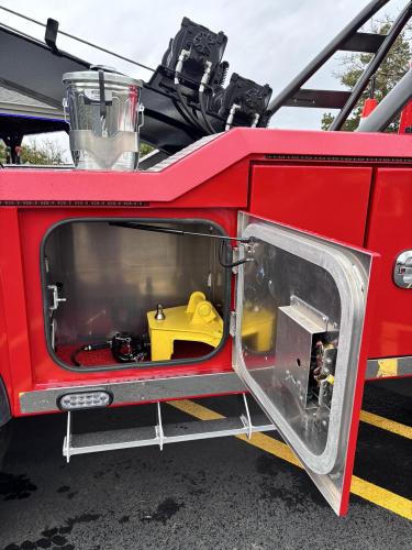 FREIGHTLINER BUSINESS CLASS M2 106