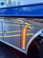 FREIGHTLINER BUSINESS CLASS M2 106 PLUS