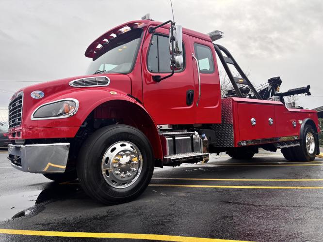 FREIGHTLINER BUSINESS CLASS M2 106