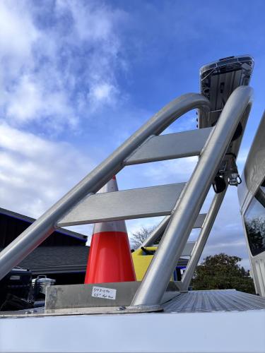 FREIGHTLINER BUSINESS CLASS M2 106 PLUS