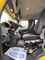 FREIGHTLINER BUSINESS CLASS M2 106 PLUS