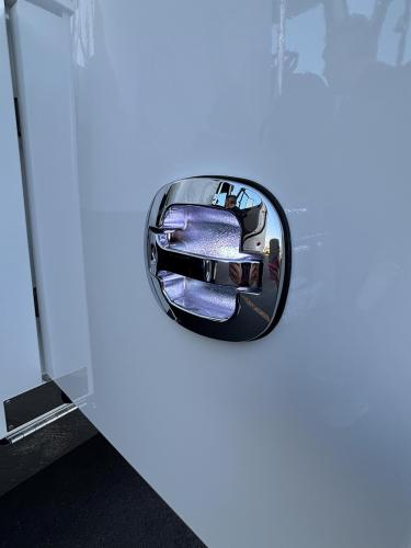 FREIGHTLINER BUSINESS CLASS M2 106