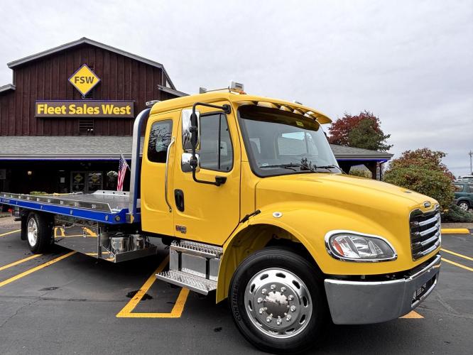 FREIGHTLINER BUSINESS CLASS M2 106 PLUS