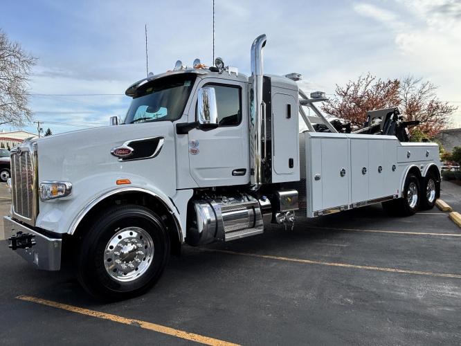 PETERBILT 567