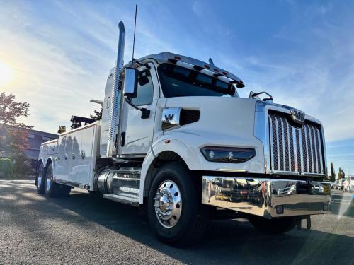2024 WESTERN STAR 49X