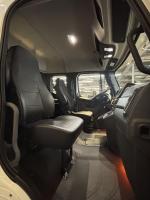 FREIGHTLINER BUSINESS CLASS M2 106 PLUS