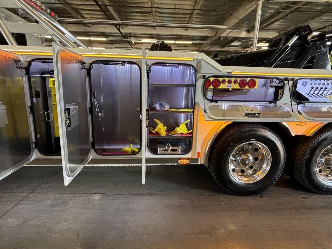 PETERBILT 567