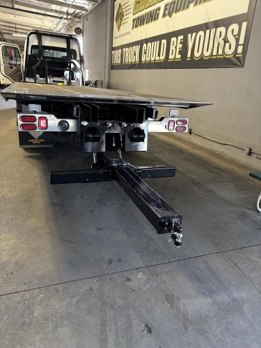 FREIGHTLINER BUSINESS CLASS M2 106