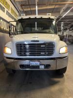 FREIGHTLINER BUSINESS CLASS M2 106