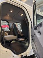 FREIGHTLINER BUSINESS CLASS M2 106