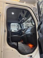 FREIGHTLINER BUSINESS CLASS M2 106 PLUS