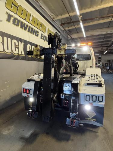 FREIGHTLINER BUSINESS CLASS M2 106