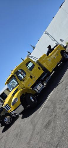 FREIGHTLINER BUSINESS CLASS M2 106 PLUS