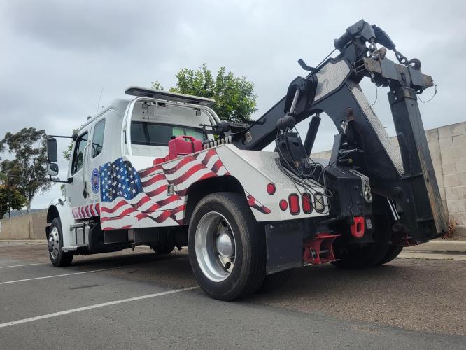 FREIGHTLINER BUSINESS CLASS M2 106