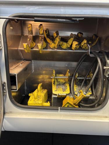 FREIGHTLINER BUSINESS CLASS M2 106