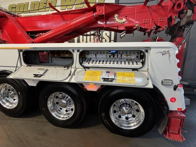 KENWORTH T880