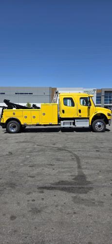 FREIGHTLINER BUSINESS CLASS M2 106 PLUS