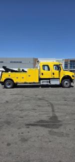 FREIGHTLINER BUSINESS CLASS M2 106 PLUS