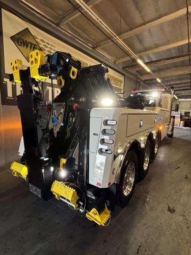 PETERBILT 567