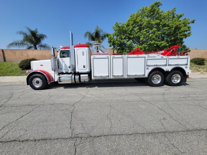 PETERBILT 389