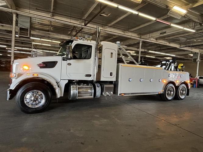 PETERBILT 567