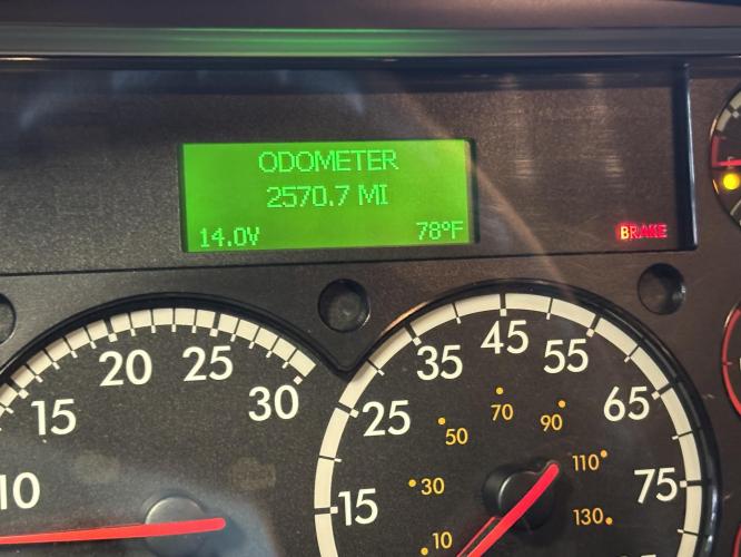 FREIGHTLINER BUSINESS CLASS M2 106