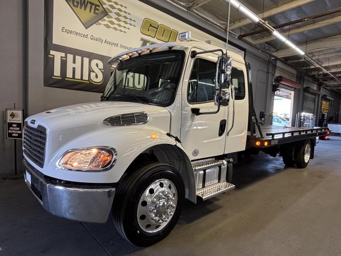 FREIGHTLINER BUSINESS CLASS M2 106