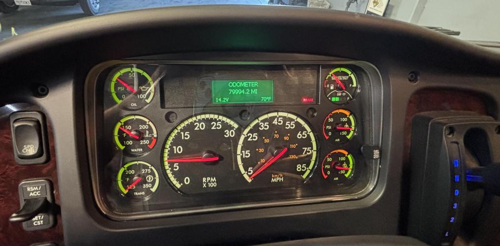 FREIGHTLINER BUSINESS CLASS M2 106