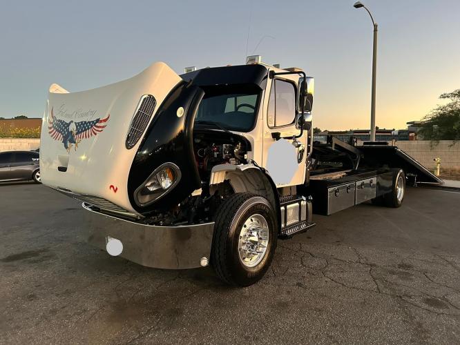 FREIGHTLINER BUSINESS CLASS M2 106