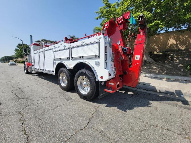PETERBILT 389