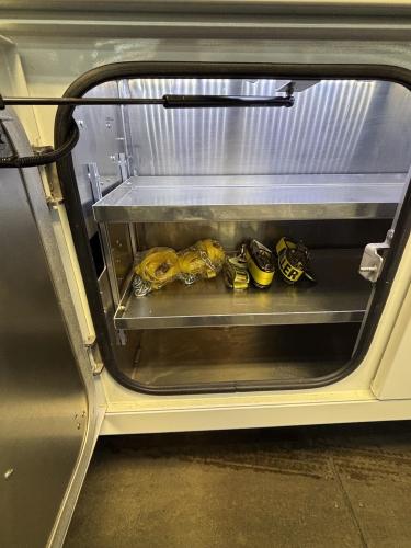 FREIGHTLINER BUSINESS CLASS M2 106 PLUS