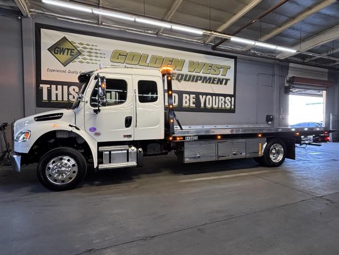 FREIGHTLINER BUSINESS CLASS M2 106 PLUS