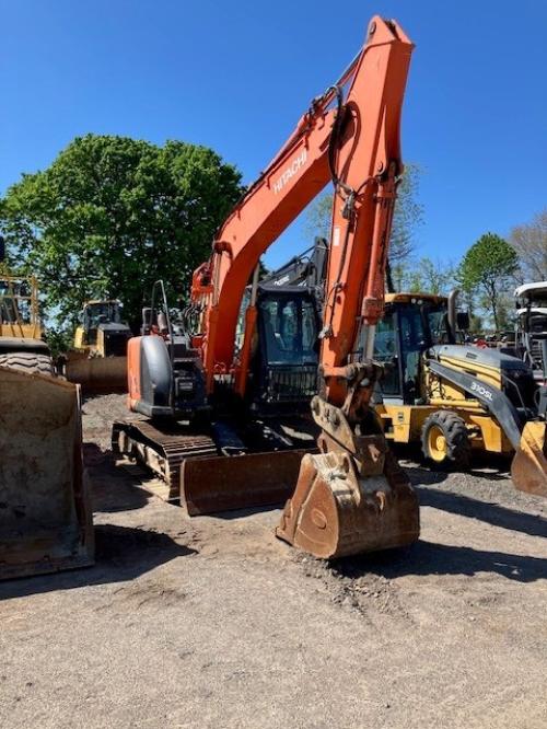 2016 Hitachi ZX135US-5