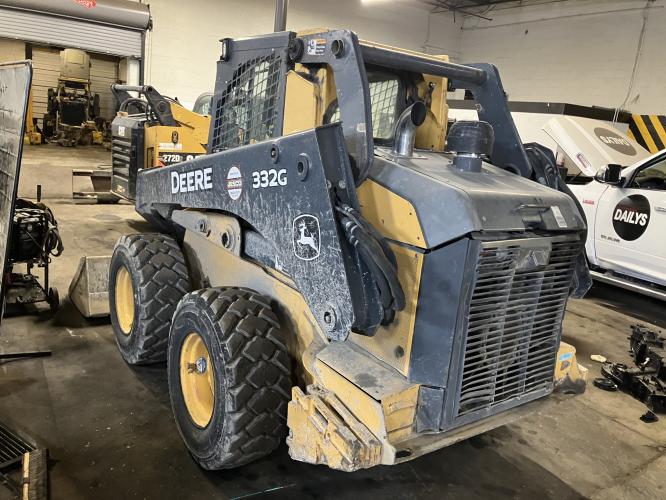 John Deere 332G