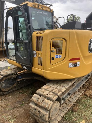 John Deere 135G