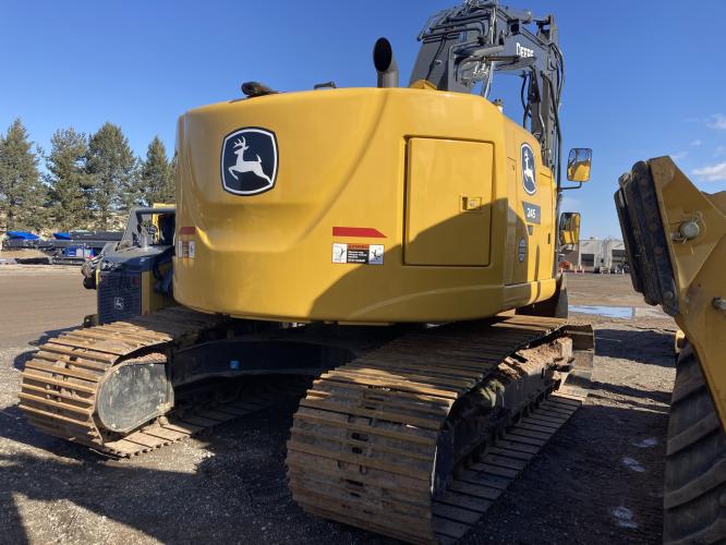 John Deere 245 P