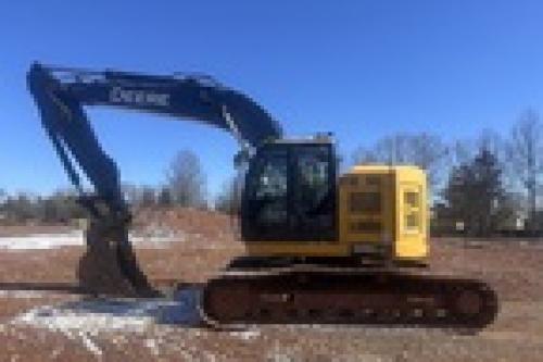 2020 John Deere 245G LC