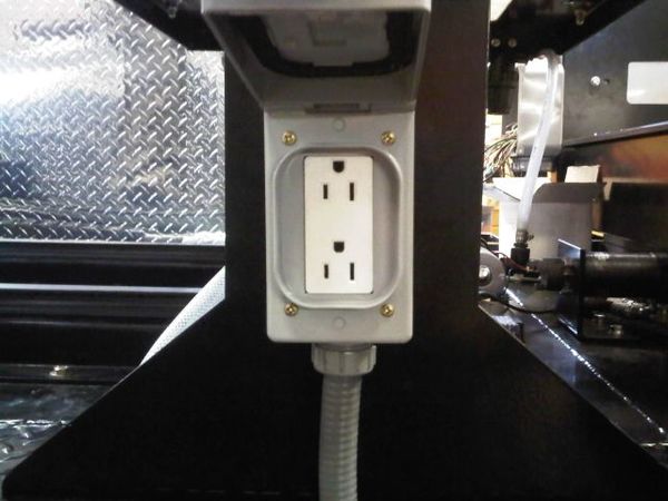 Utilicor DC/AC 3000 Watt Inverter