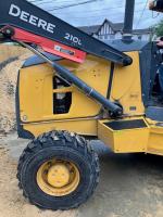 John Deere 210L
