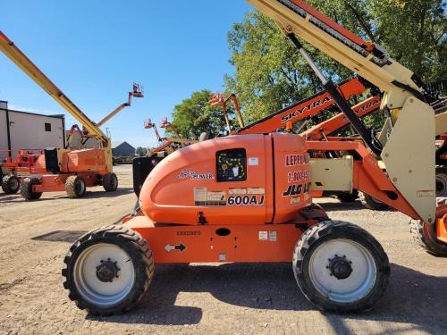 2018 JLG 600AJ