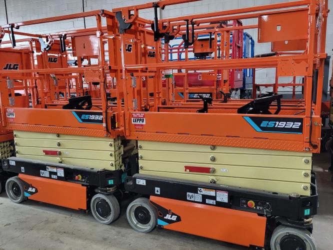 JLG ES1932