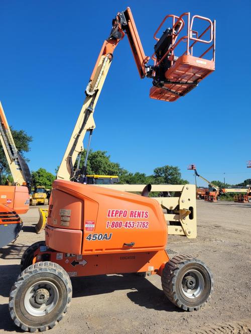 2018 JLG 450AJ