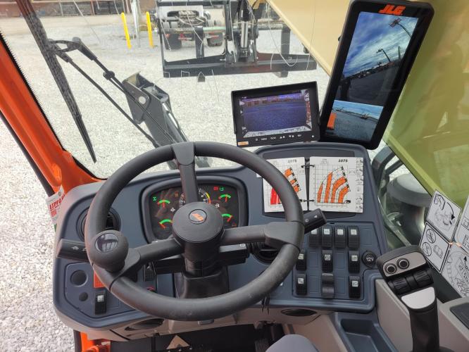 JLG 1075