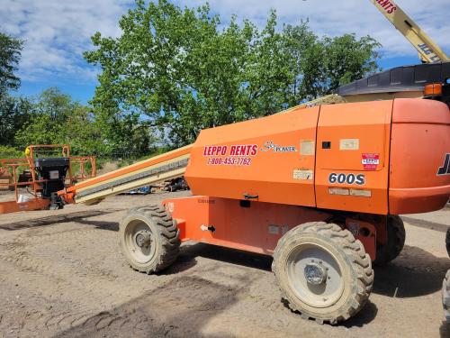 2011 JLG 600S