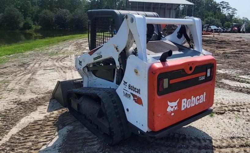 BOBCAT T590