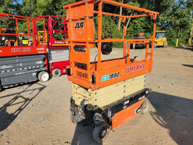 JLG ES1932