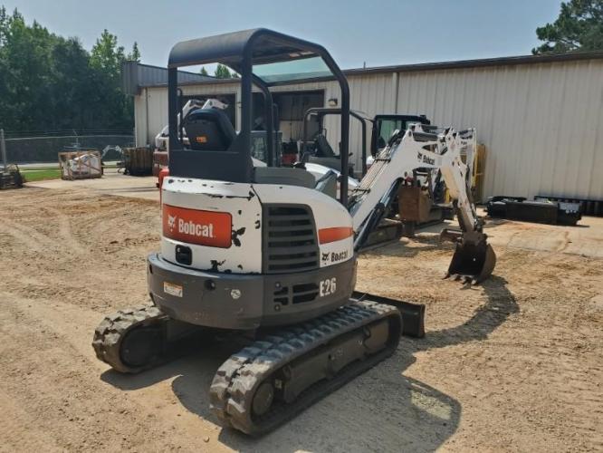 BOBCAT E26