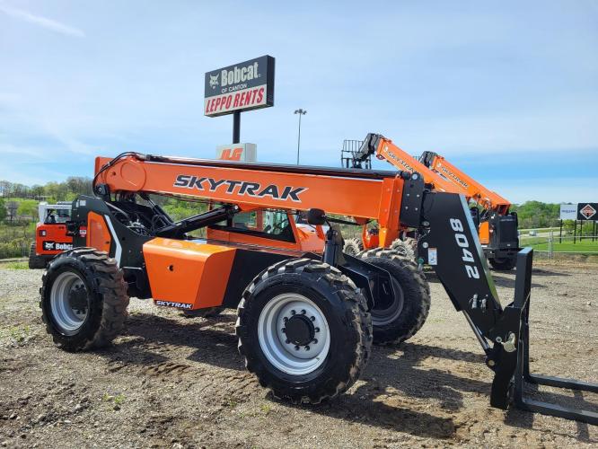 SKY TRAK 8042