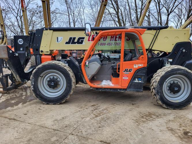 JLG 1055